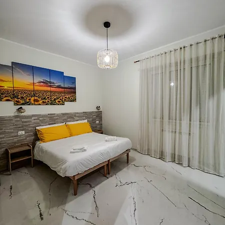 بيت ضيافة Little Gardens روما
