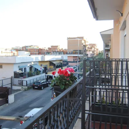 بيت ضيافة Little Gardens *